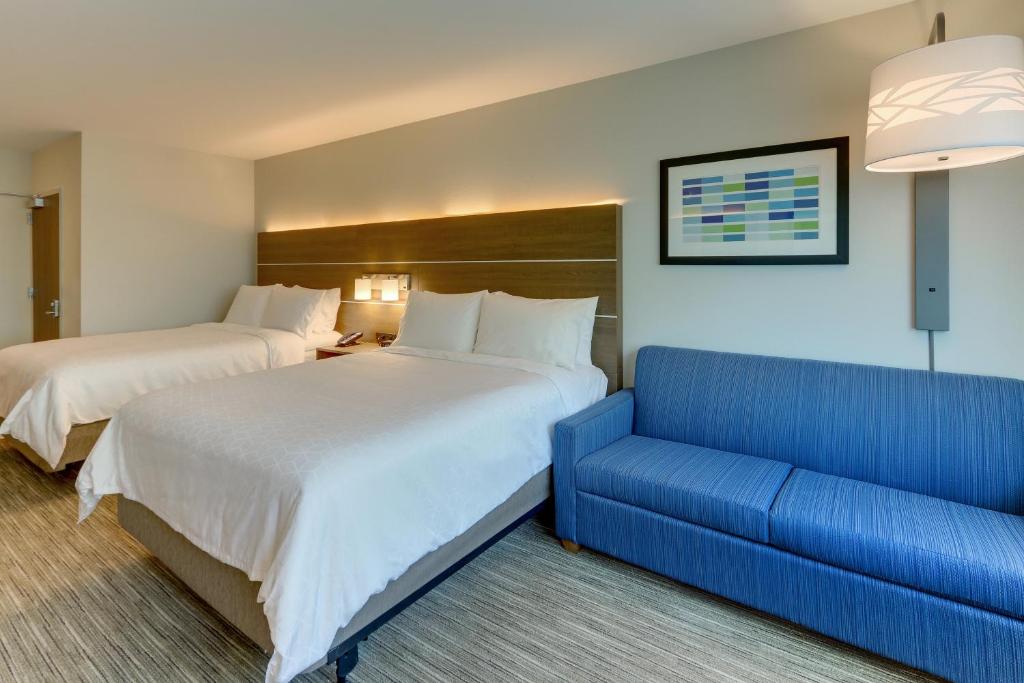 Holiday Inn Express & Suites - Roanoke – Civic Center photo 4