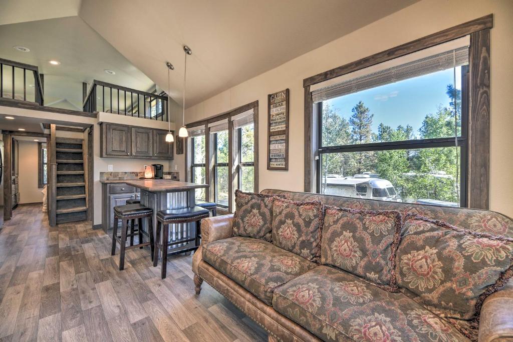 Roomy Pagosa Springs Tiny Cabin 1 Mi to Downtown photo 4