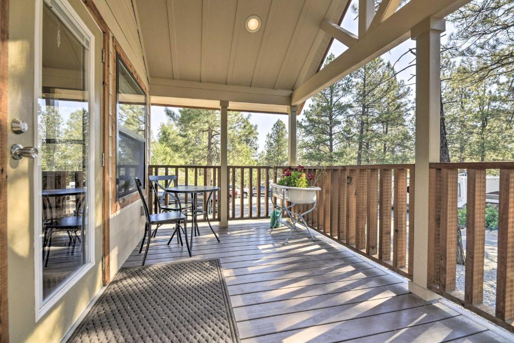 Roomy Pagosa Springs Tiny Cabin 1 Mi to Downtown photo 2