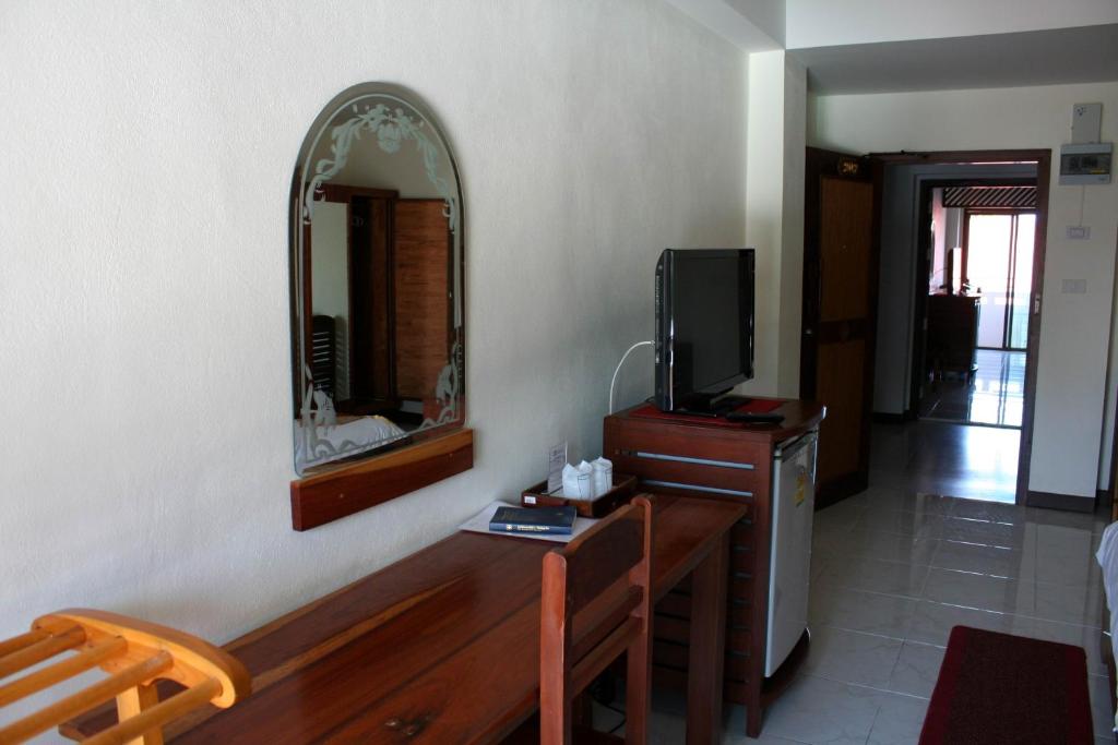 Riverfront Hotel Mukdahan photo 3