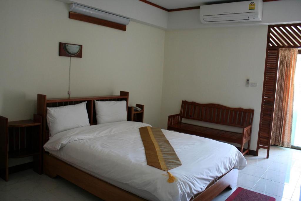Riverfront Hotel Mukdahan photo 4