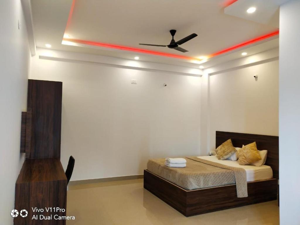 Двухместный (Стандартный двухместный номер с 1 кроватью), 7 Suites