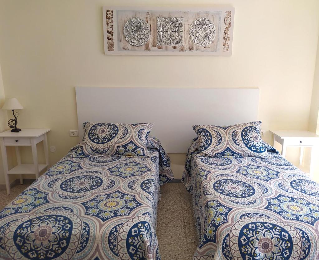 Apartamentos la villa 4 - Tap to explore photos