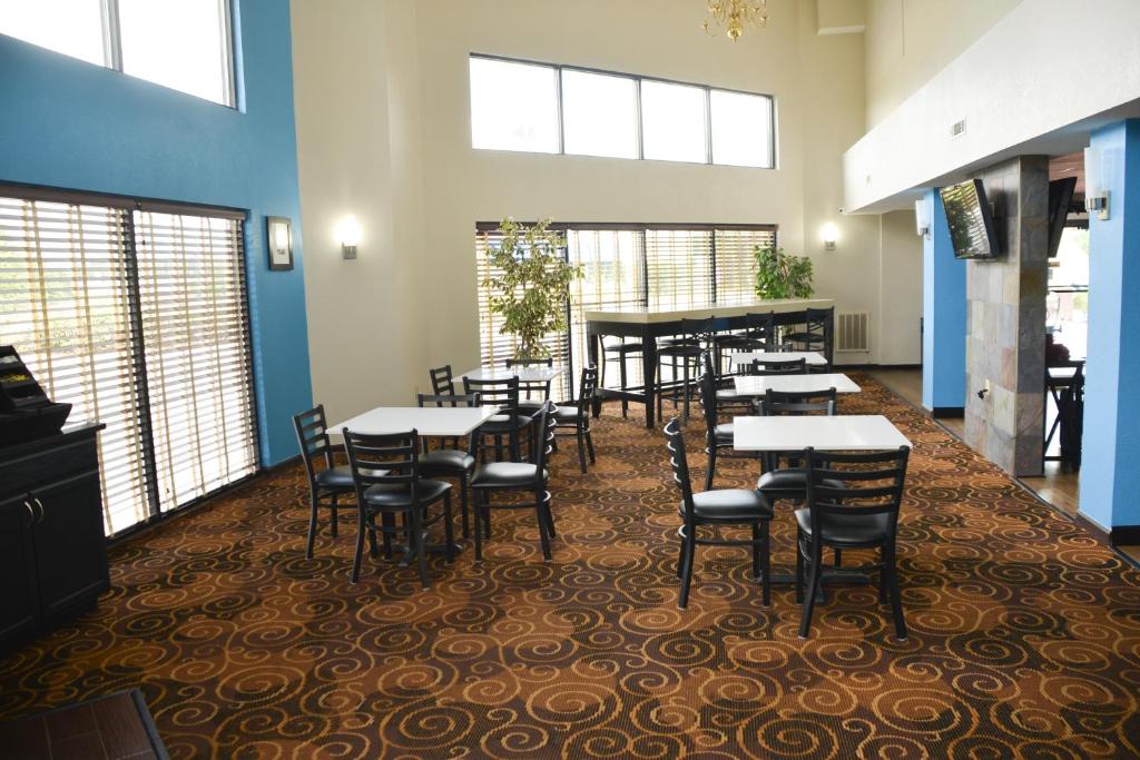 Baymont by Wyndham Santee photo 3