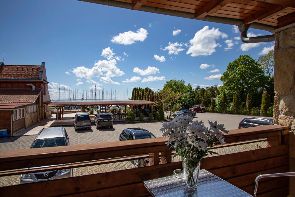 Balatonfői Yacht Club photo 4