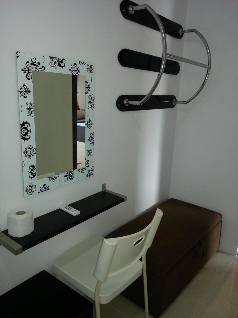 Cameron Pasar Malam Apartment @ Crown Imperial Court photo 4