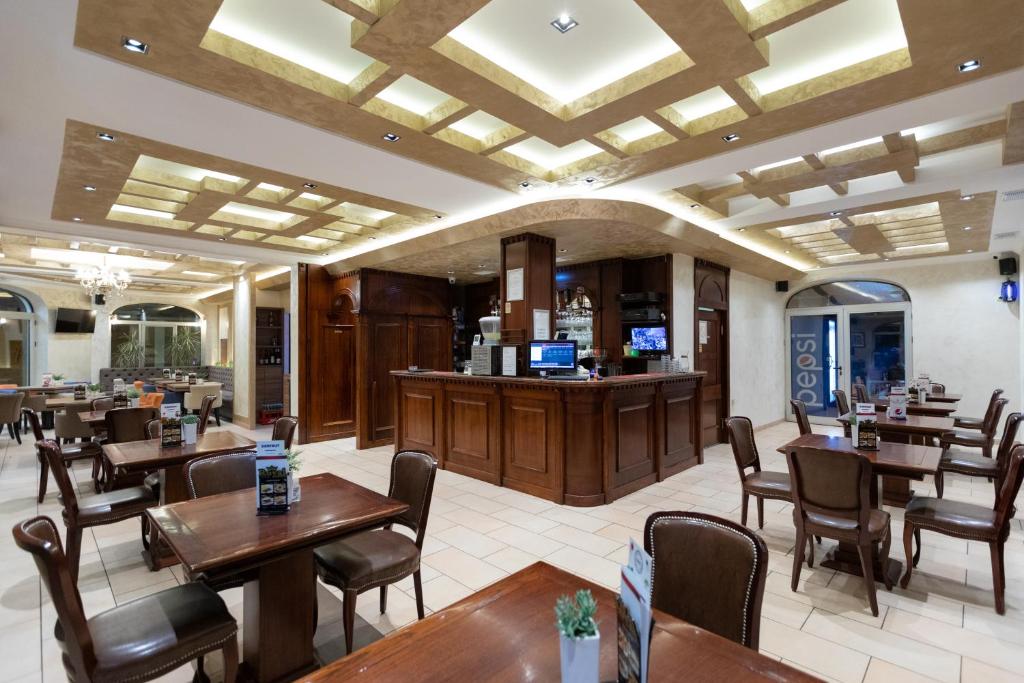 Garni Hotel Royal Crown photo 3