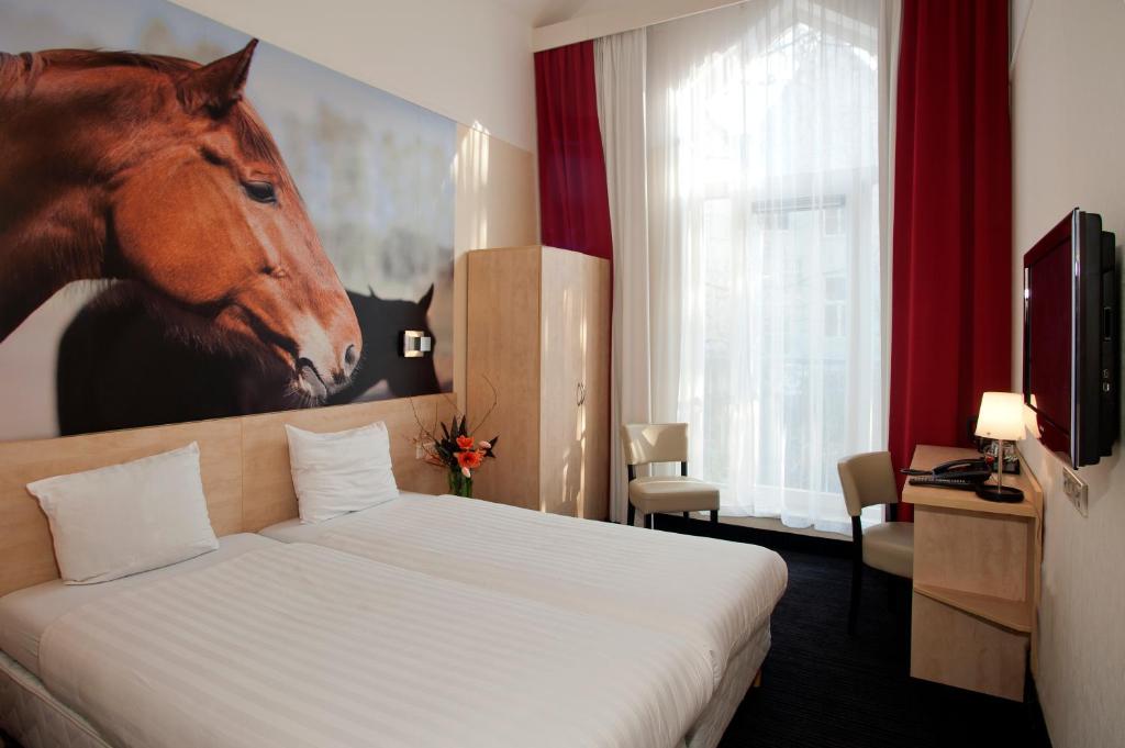 Двухместный (Двухместный номер с 2 отдельными кроватями), Hotel Iron Horse Leidse Square