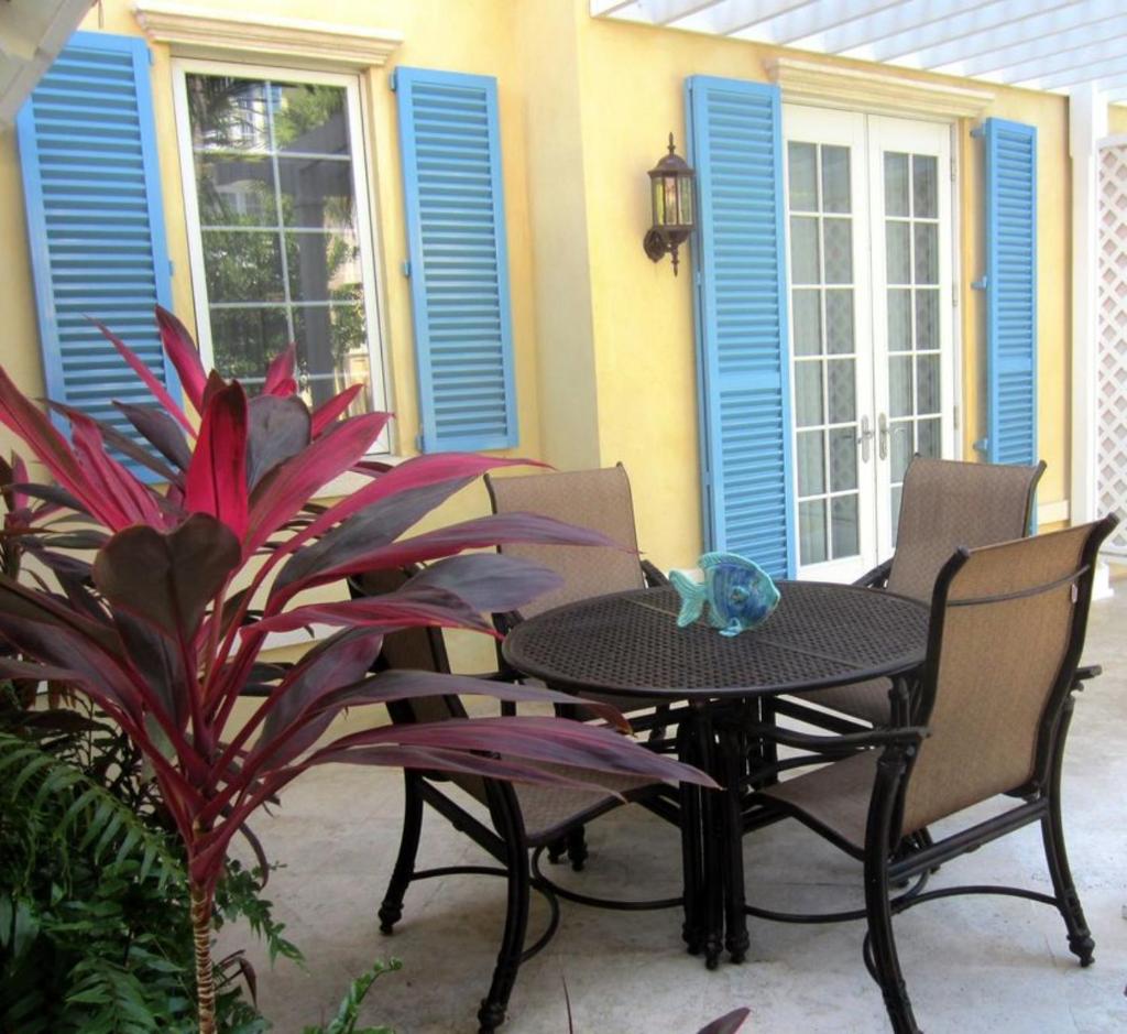 Villa Renaissance Unit 501 Grace Bay Beach photo 3