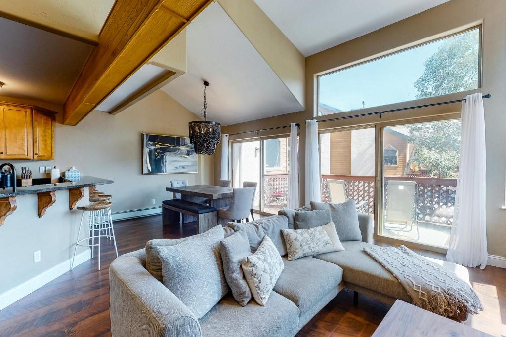 Beaver Creek Bungalow photo 3