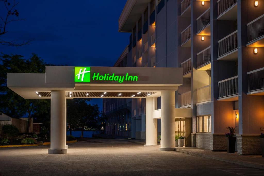 Holiday Inn Kingston - Waterfront, an IHG Hotel photo 2