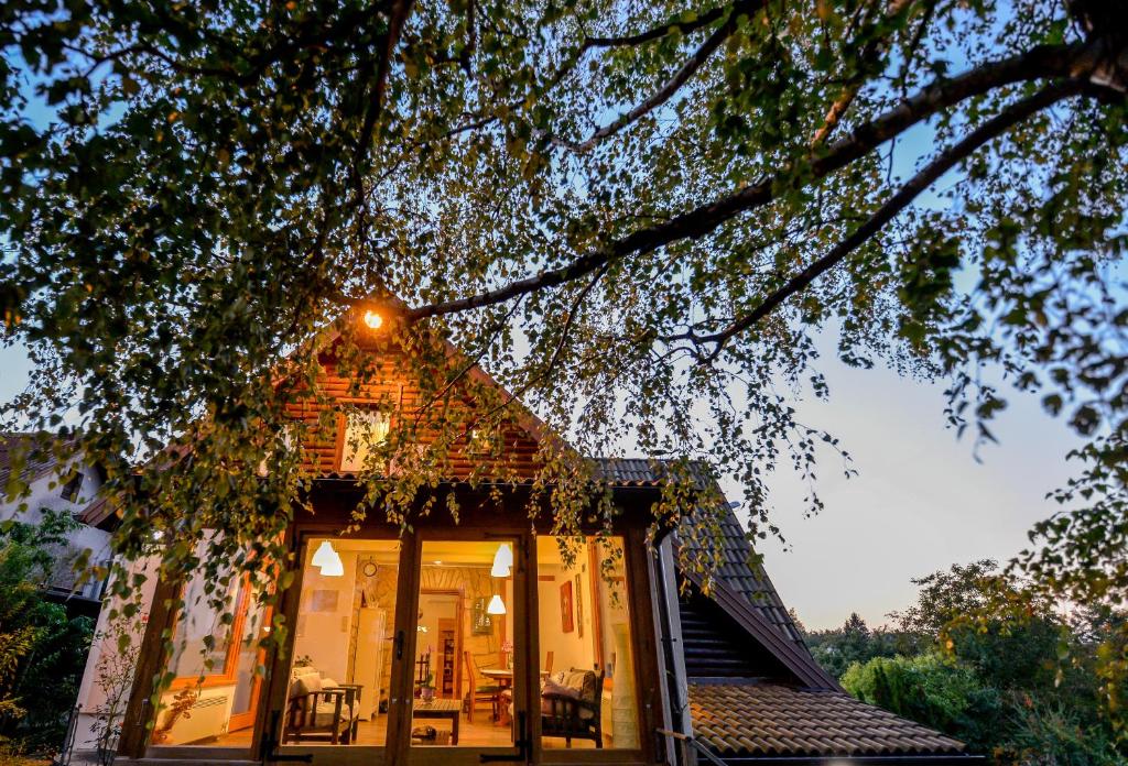 Hmooyi Hill Cottage photo 3