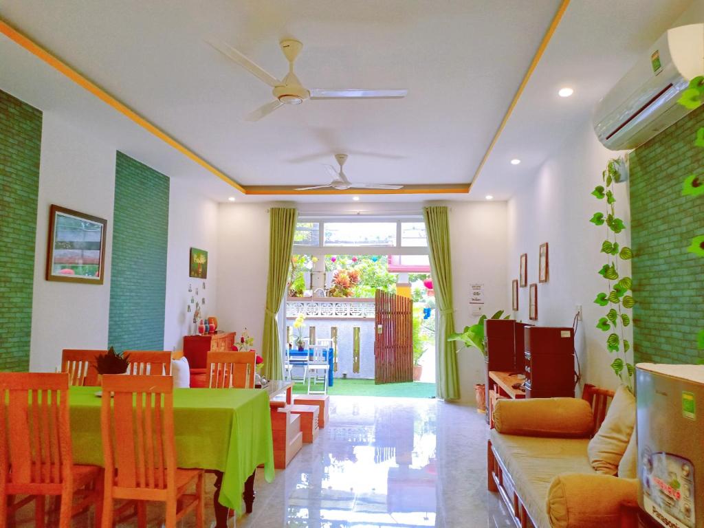 An Bàng beach White Sand Sea Homestay