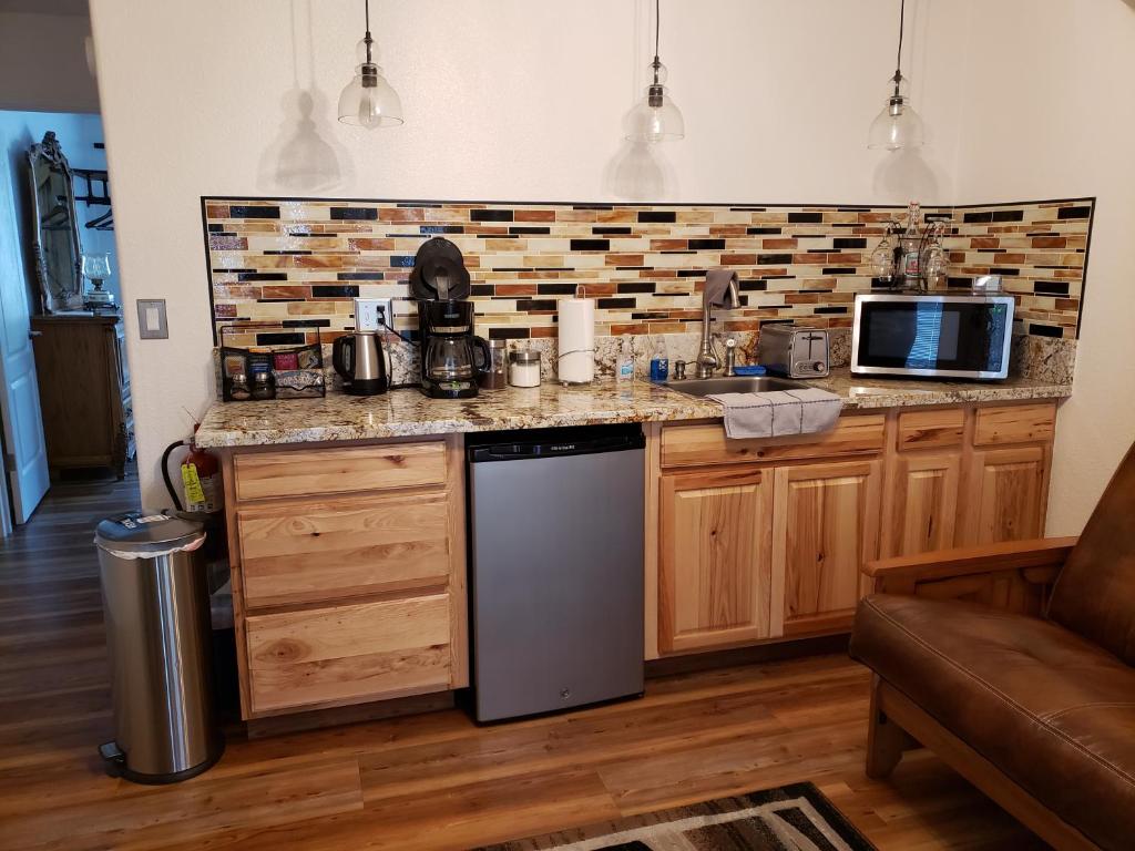 Yosemite Foothill Retreat - Private Guest Suite #2 photo 3