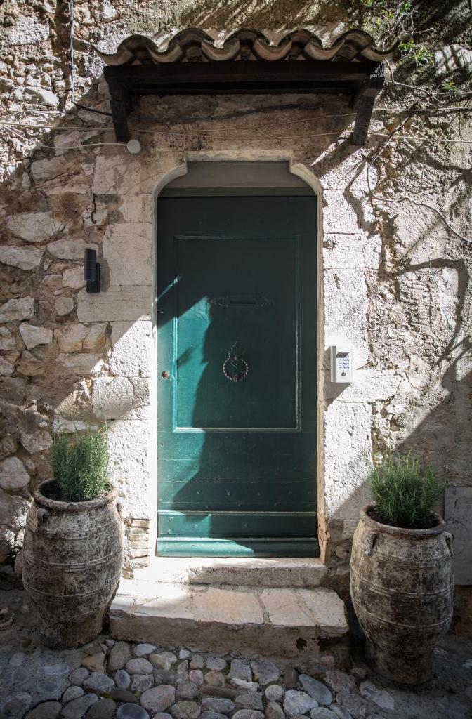 Luxury townhouse in the heart of medieval St Paul de Vence photo 2