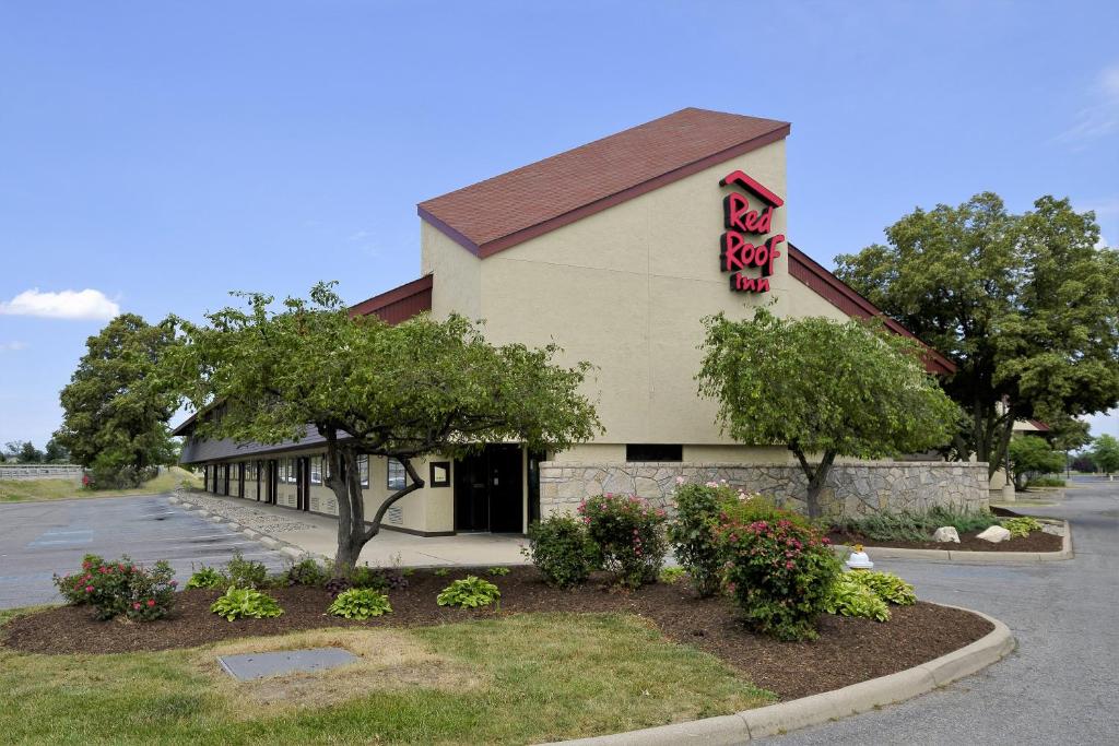 Red Roof Inn Toledo - Maumee photo 1
