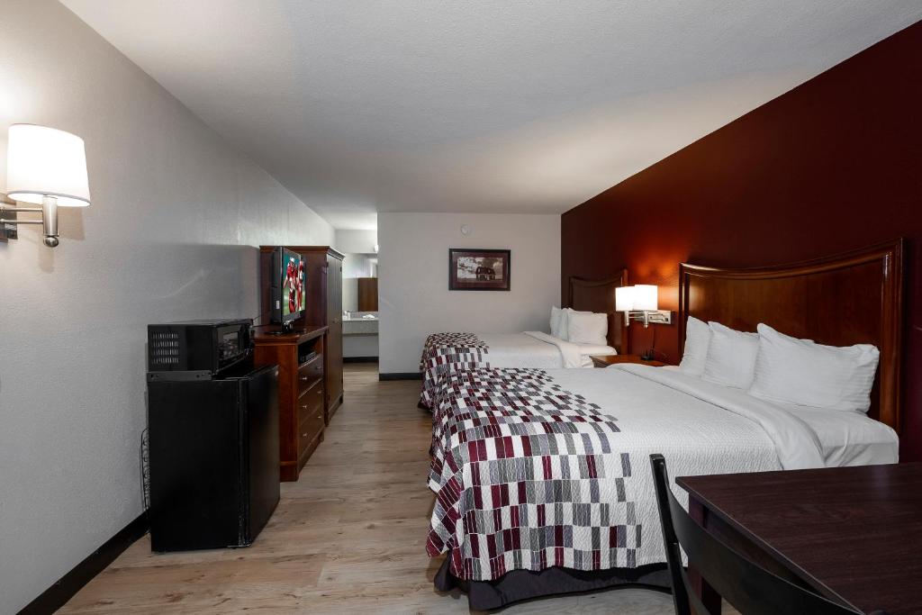 Red Roof Inn Dothan image