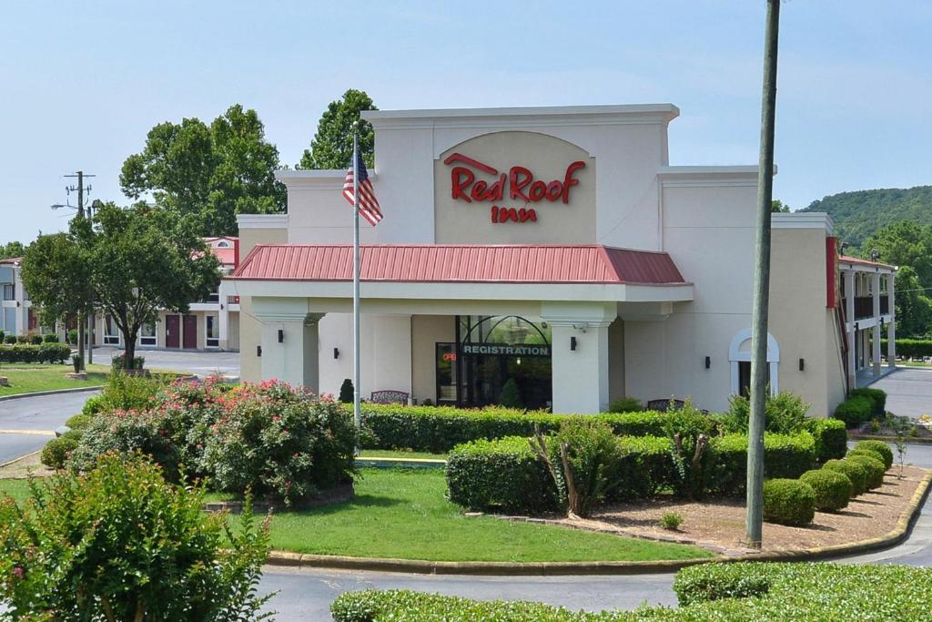 Red Roof Inn Dalton image