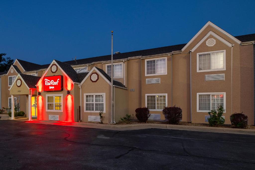 Red Roof Inn Springfield, MO photo 2