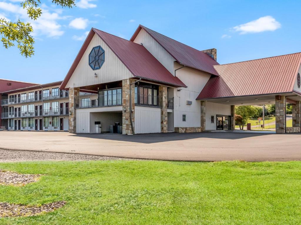 Red Roof Inn Dandridge photo 2