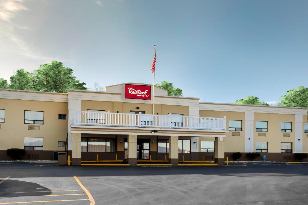 Red Roof Inn & Suites Newburgh – Stewart Airport/ West Point image