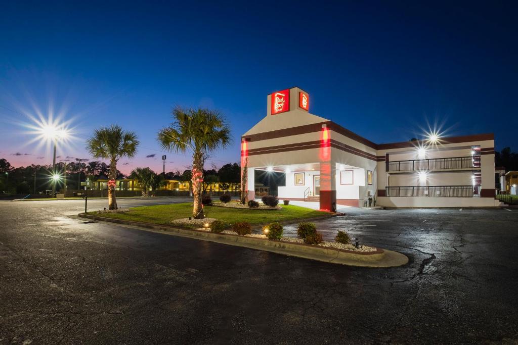 Red Roof Inn Walterboro photo 4