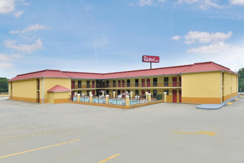 Red Roof Inn Cartersville-Emerson-LakePoint North photo 2