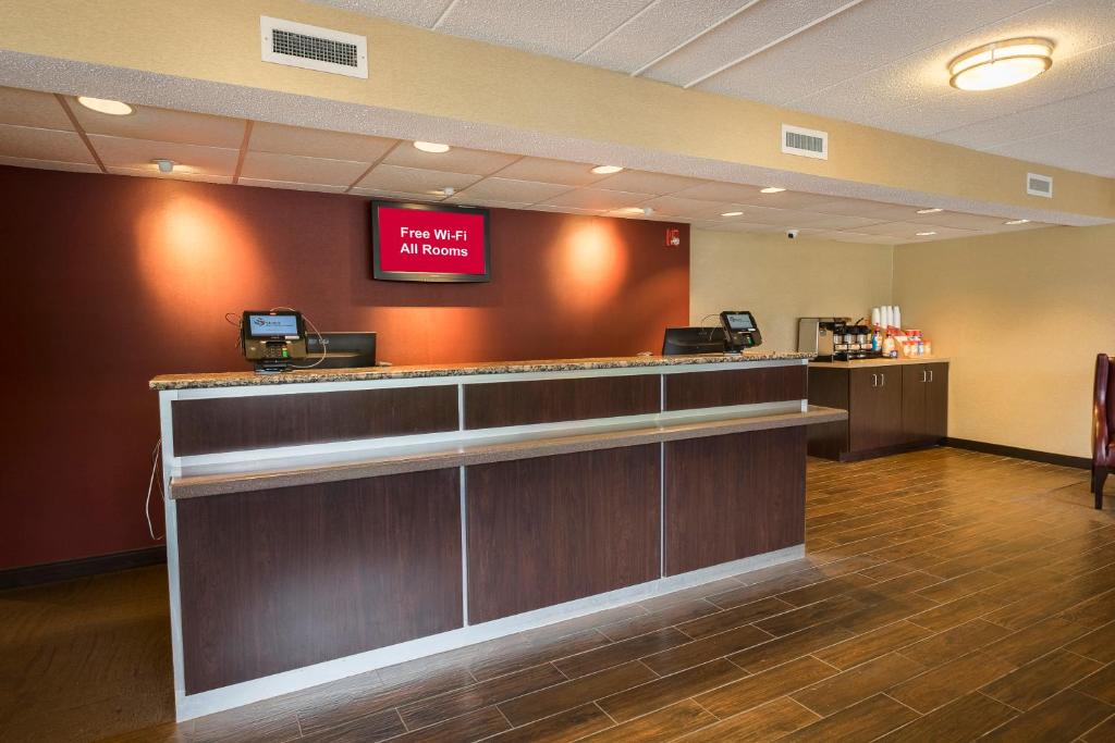 Red Roof Inn PLUS+ West Springfield photo 4