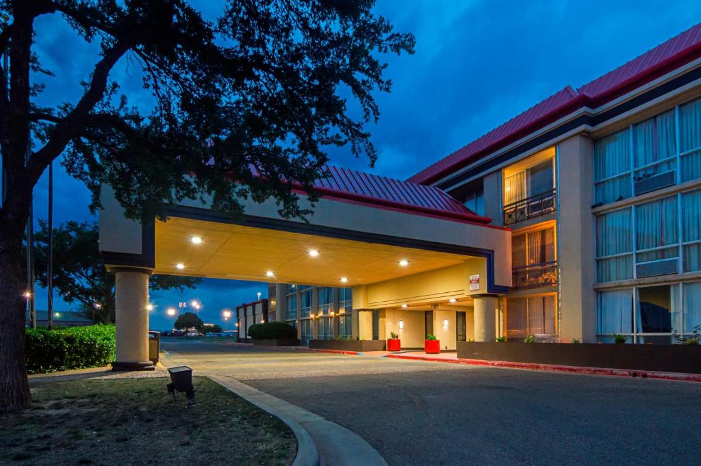 Red Roof Inn Lubbock photo 3