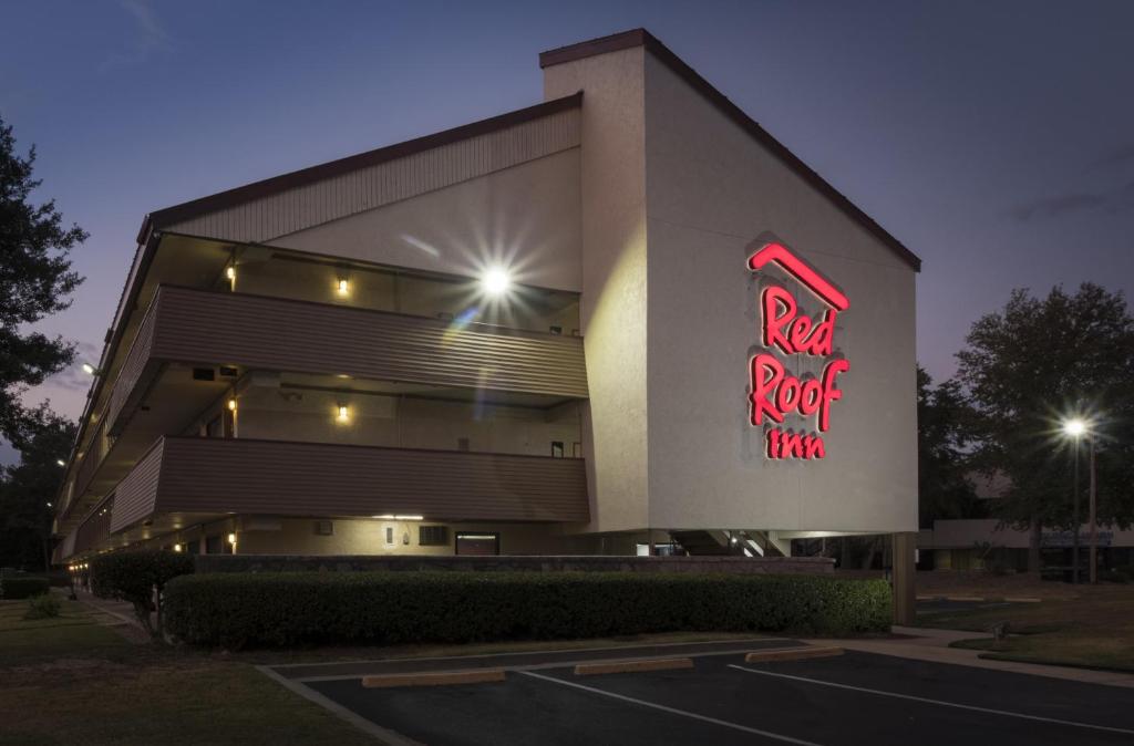Red Roof Inn Atlanta-Norcross photo 2