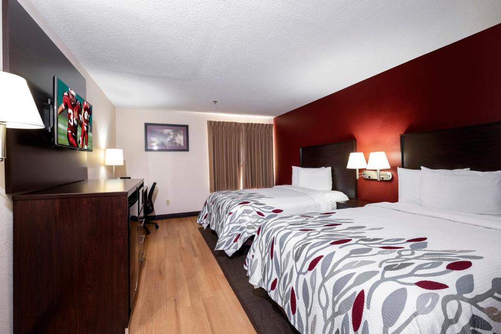 Red Roof Inn Knoxville Central - Papermill Road image