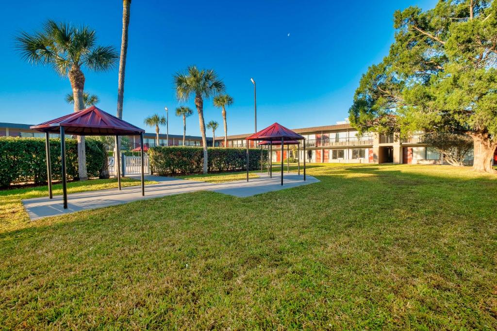 Red Roof Inn PLUS+ St. Augustine photo 4