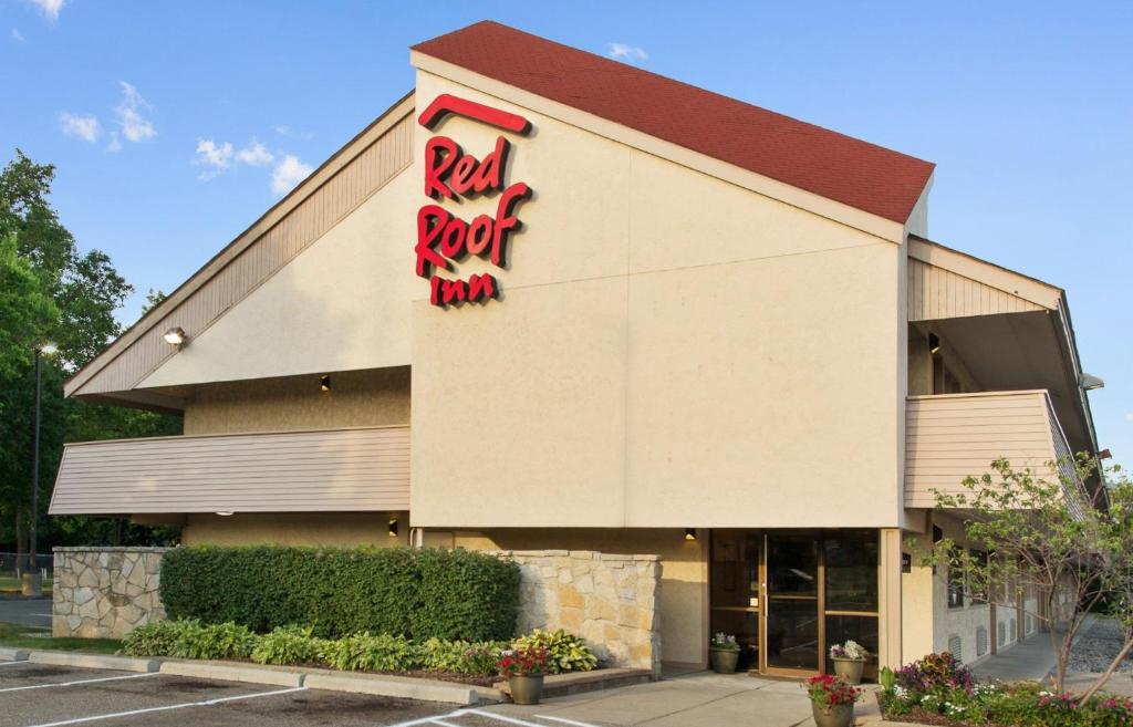 Red Roof Inn Detroit - Roseville St Clair Shores photo 1