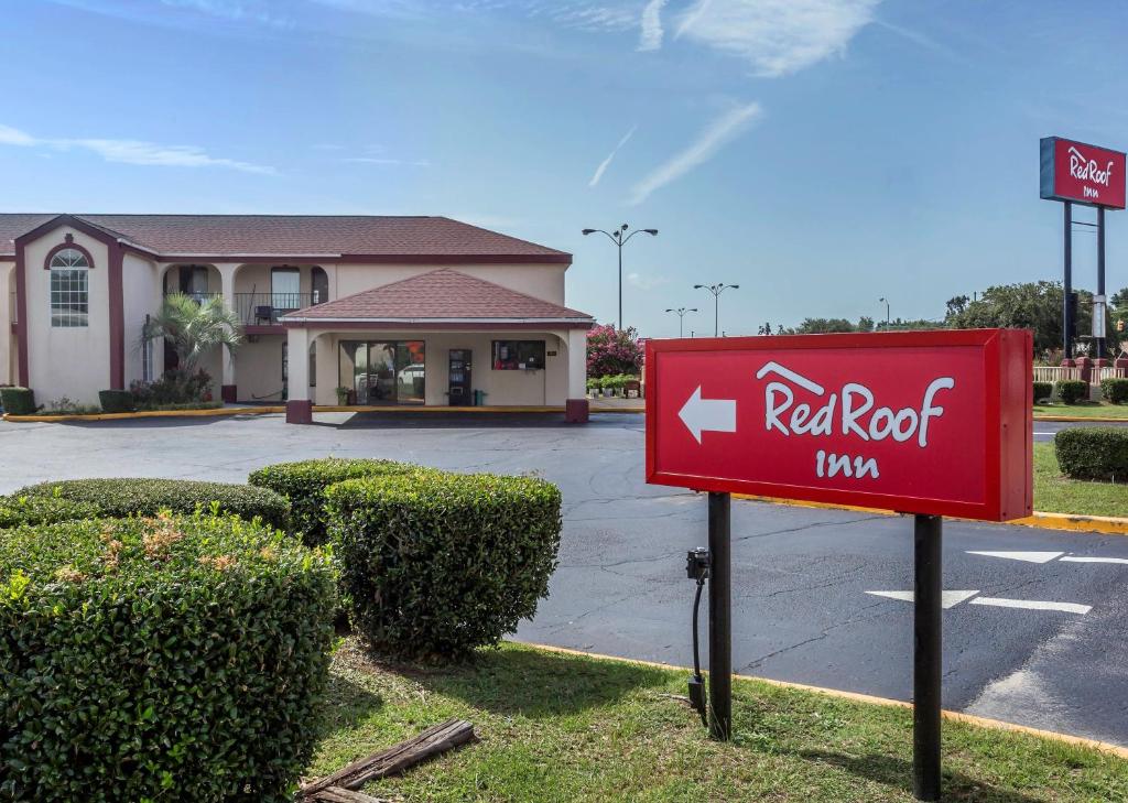 Red Roof Inn Sumter photo 2