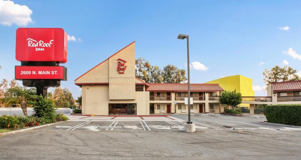Red Roof Inn Santa Ana image