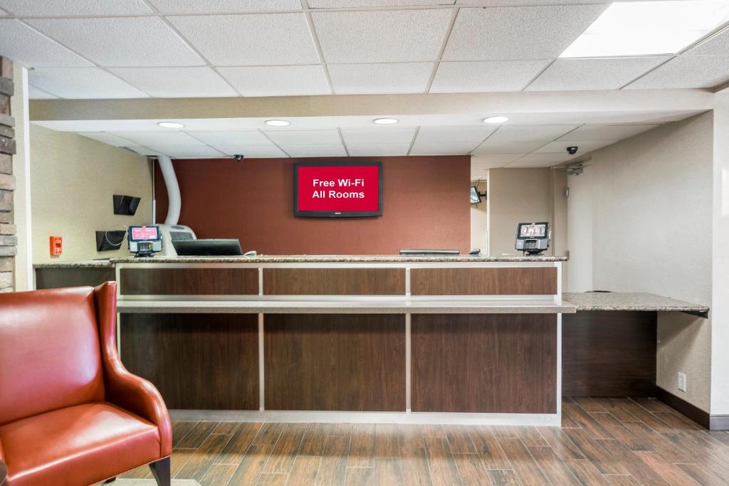 Red Roof Inn PLUS+ Boston - Woburn/ Burlington photo 4