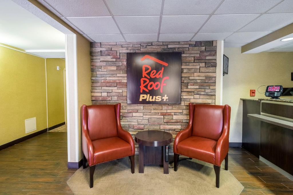 Red Roof Inn PLUS+ Boston - Woburn/ Burlington photo 2
