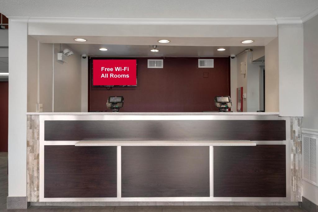 Red Roof Inn Leesburg photo 3