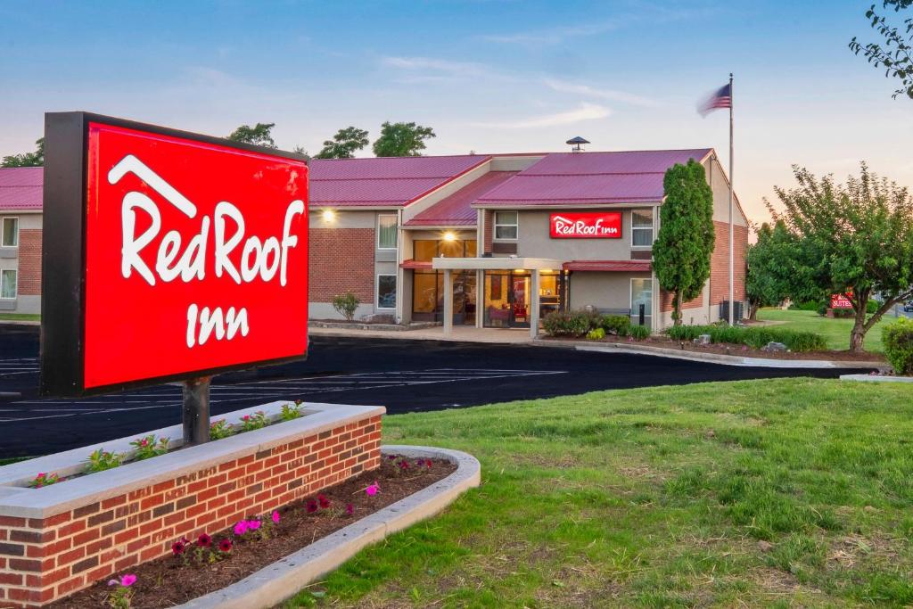 Red Roof Inn Leesburg photo 2