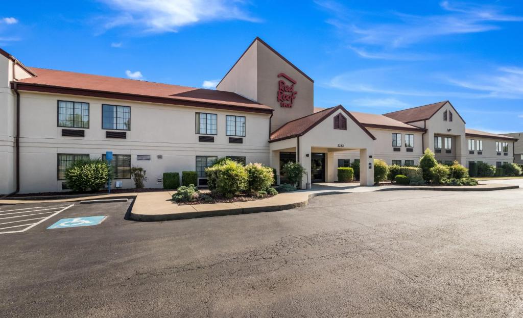 Red Roof Inn Murfreesboro photo 1