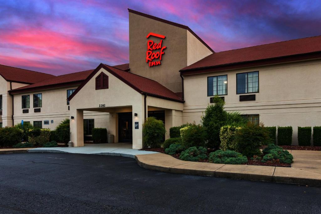 Red Roof Inn Murfreesboro photo 3