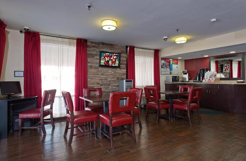 Red Roof Inn Corpus Christi South photo 4