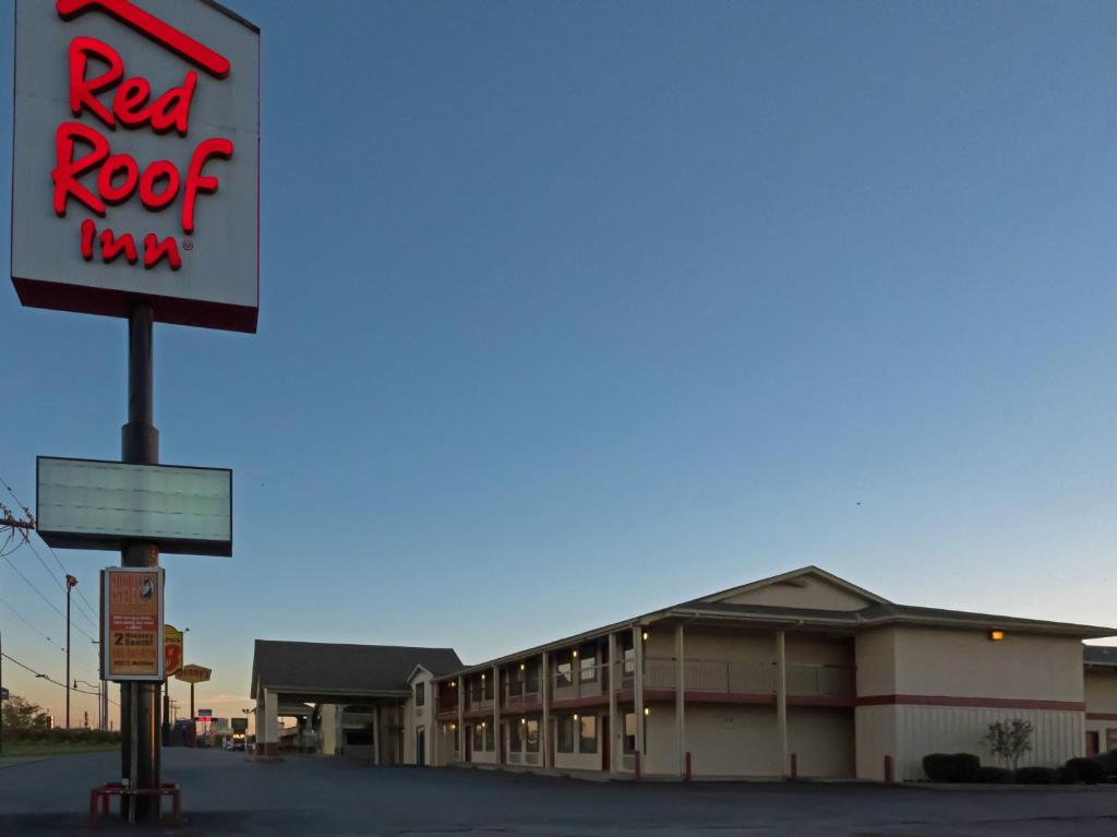 Red Roof Inn Oklahoma Airport I 40 W Fairgrounds photo 2