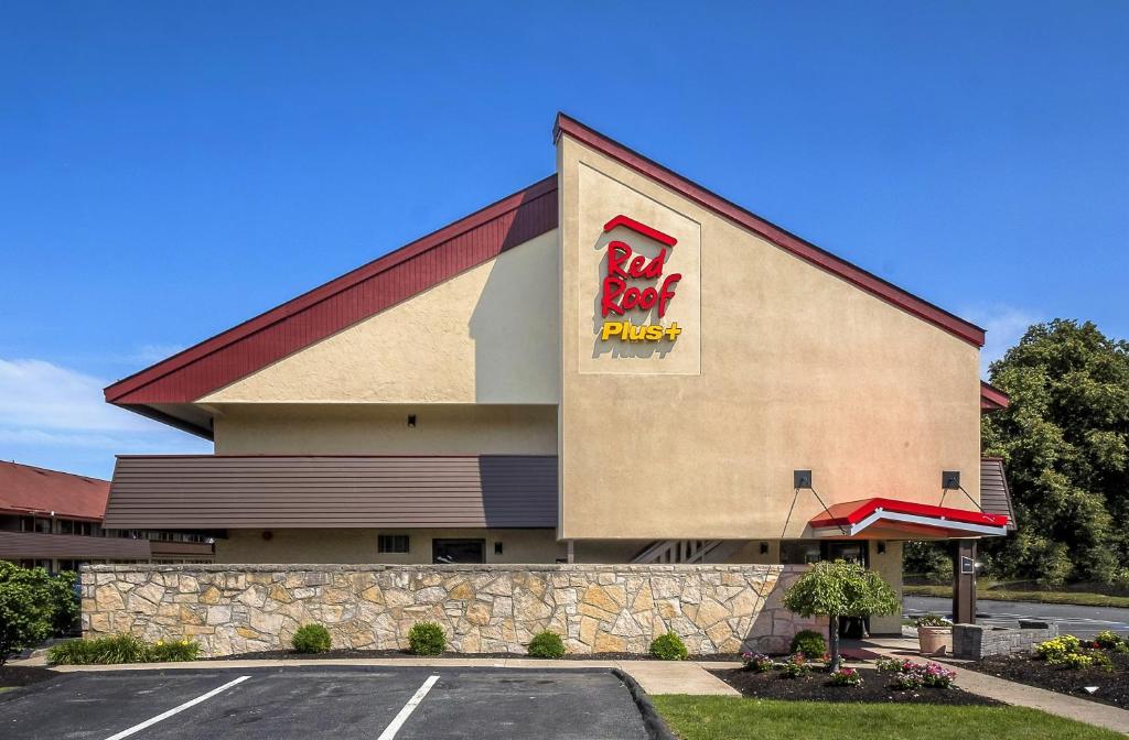 Red Roof Inn PLUS+ Boston - Framingham image