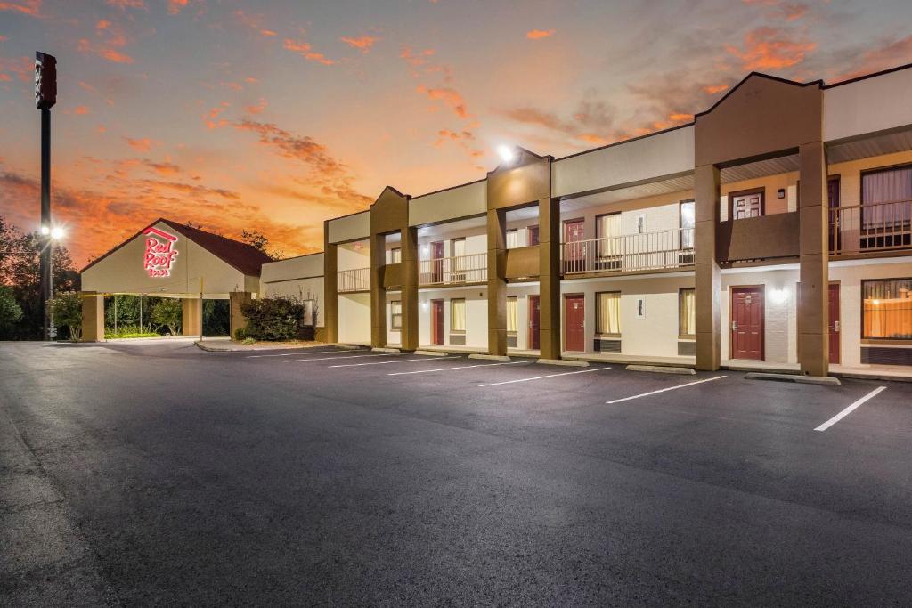 Red Roof Inn Clarksville photo 3