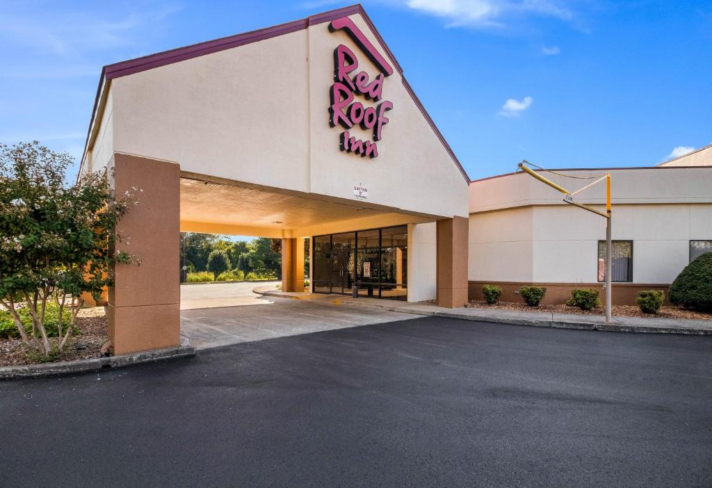 Red Roof Inn Clarksville photo 1
