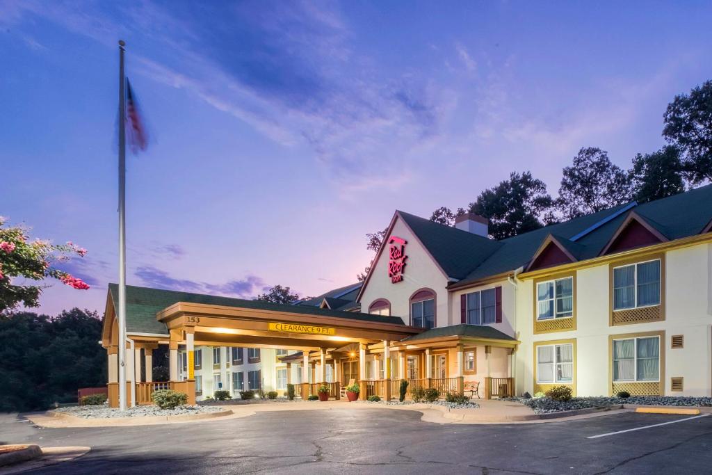 Red Roof Inn & Suites Stafford photo 1