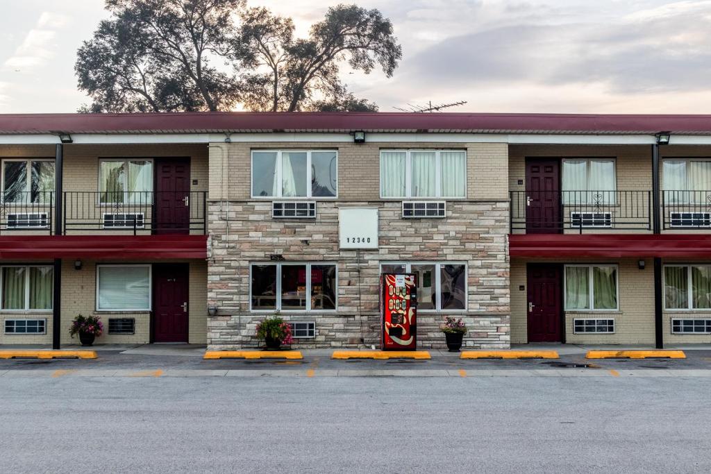 Red Roof Inn Chicago - Alsip image