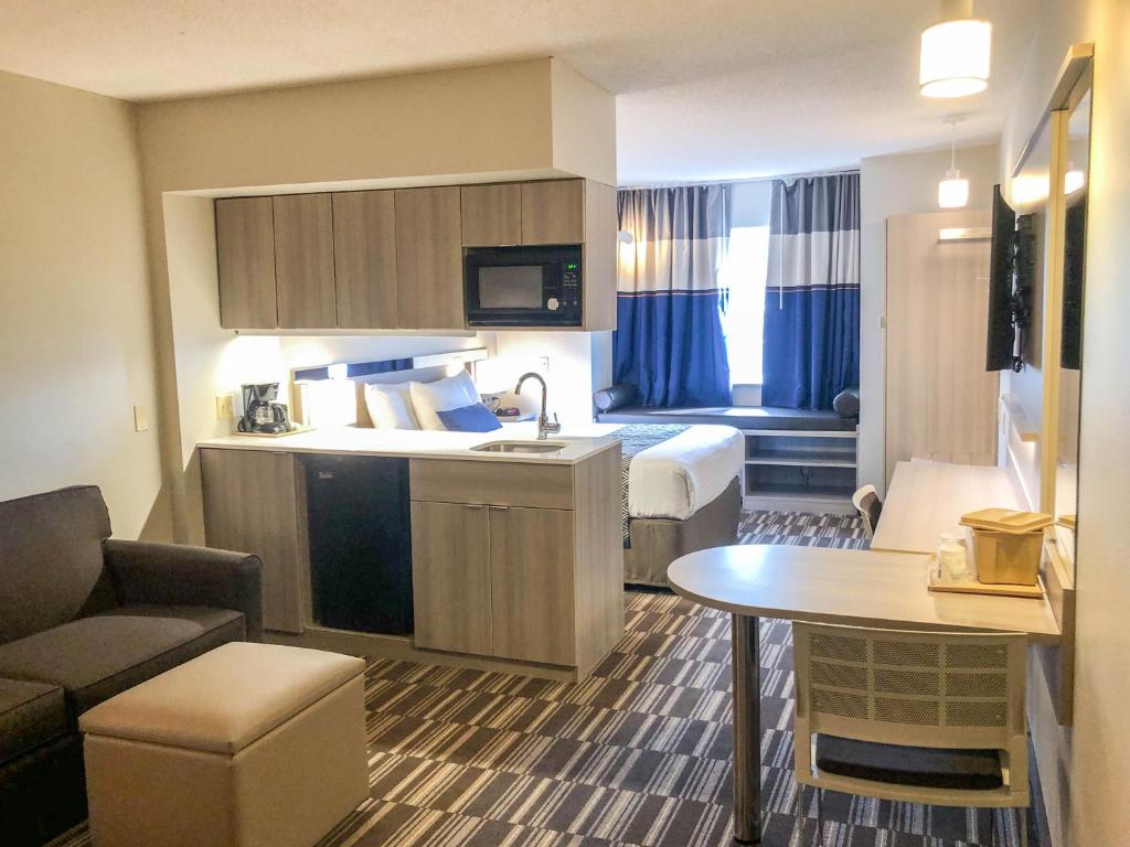 Microtel Inn & Suites by Wyndham Eagan/St Paul photo 4