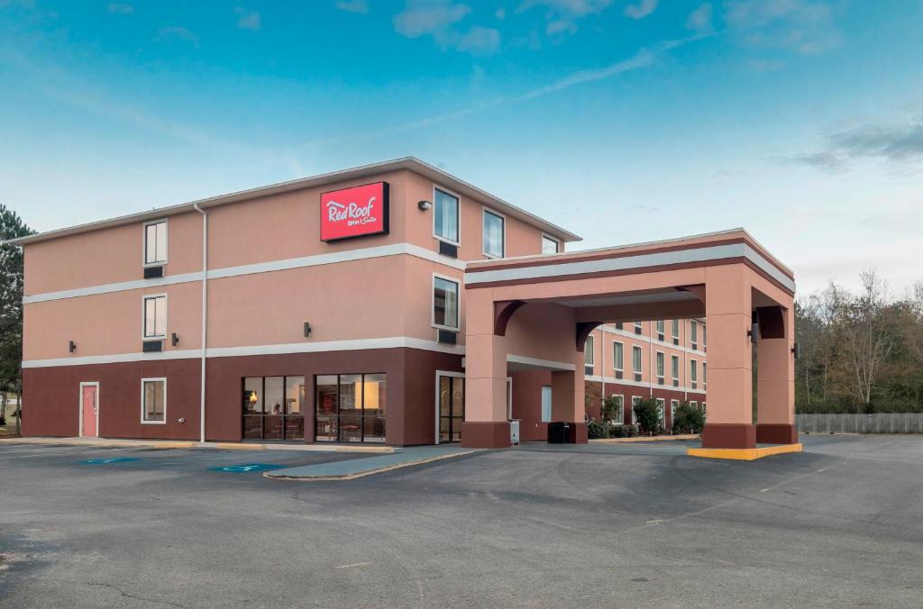 Red Roof Inn & Suites Biloxi - Ocean Springs image